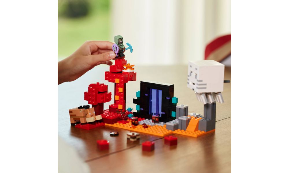 Portal do Nether 21255 Minecraft | Loja LEGO® BR - LegoEducation