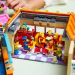 10352-LEGO-Icons-simpsons-krusty-burger--8-