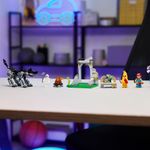 77075-LEGO-Fortnite-Acampamento-Peely-Sparkplug--4-